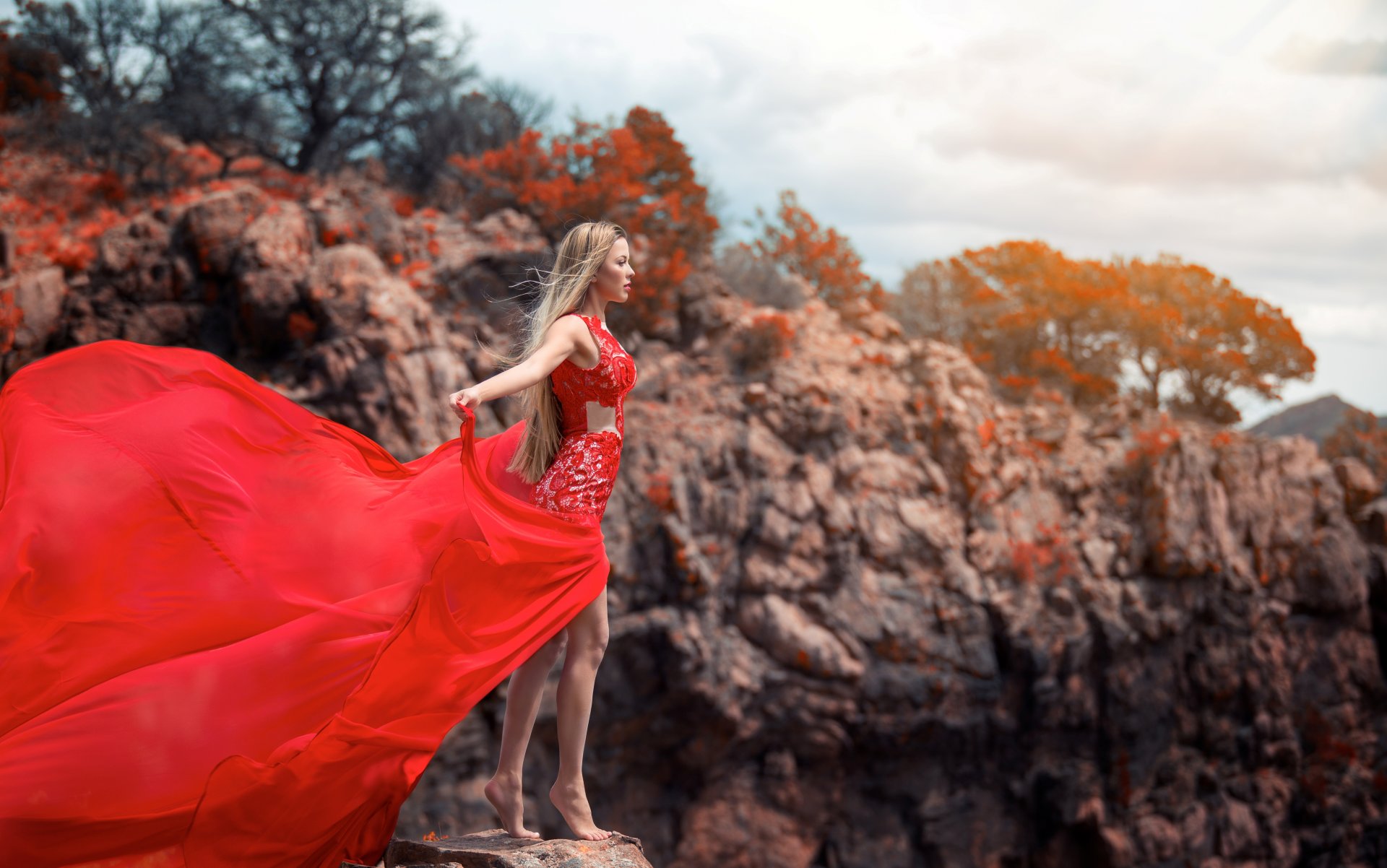 mädchen kleid wind steht blond pose