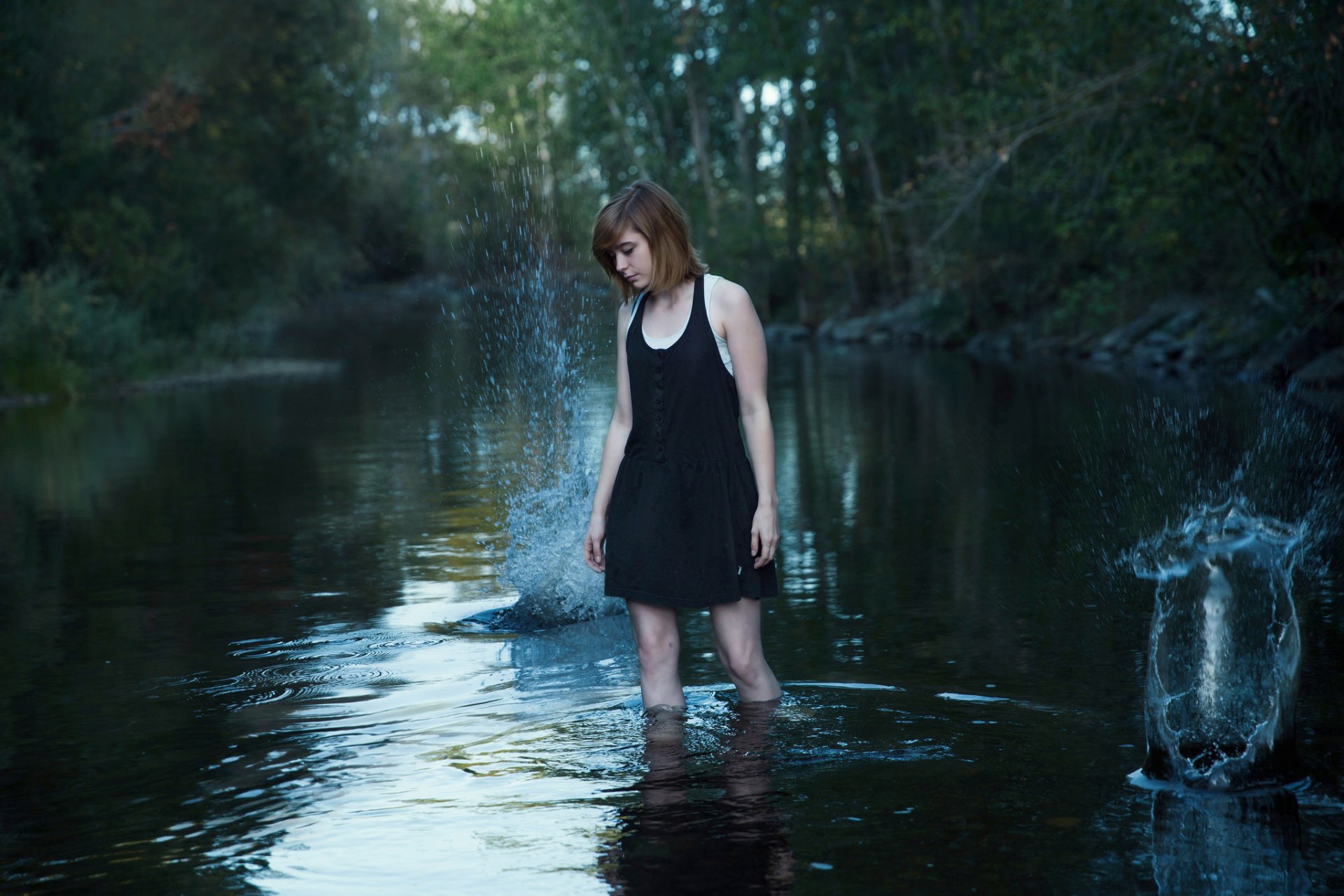 l apathie la jeune fille dans l eau les éclaboussures les éclaboussures