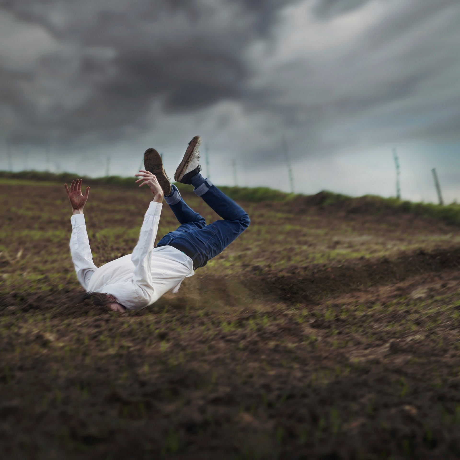 a man fall braking