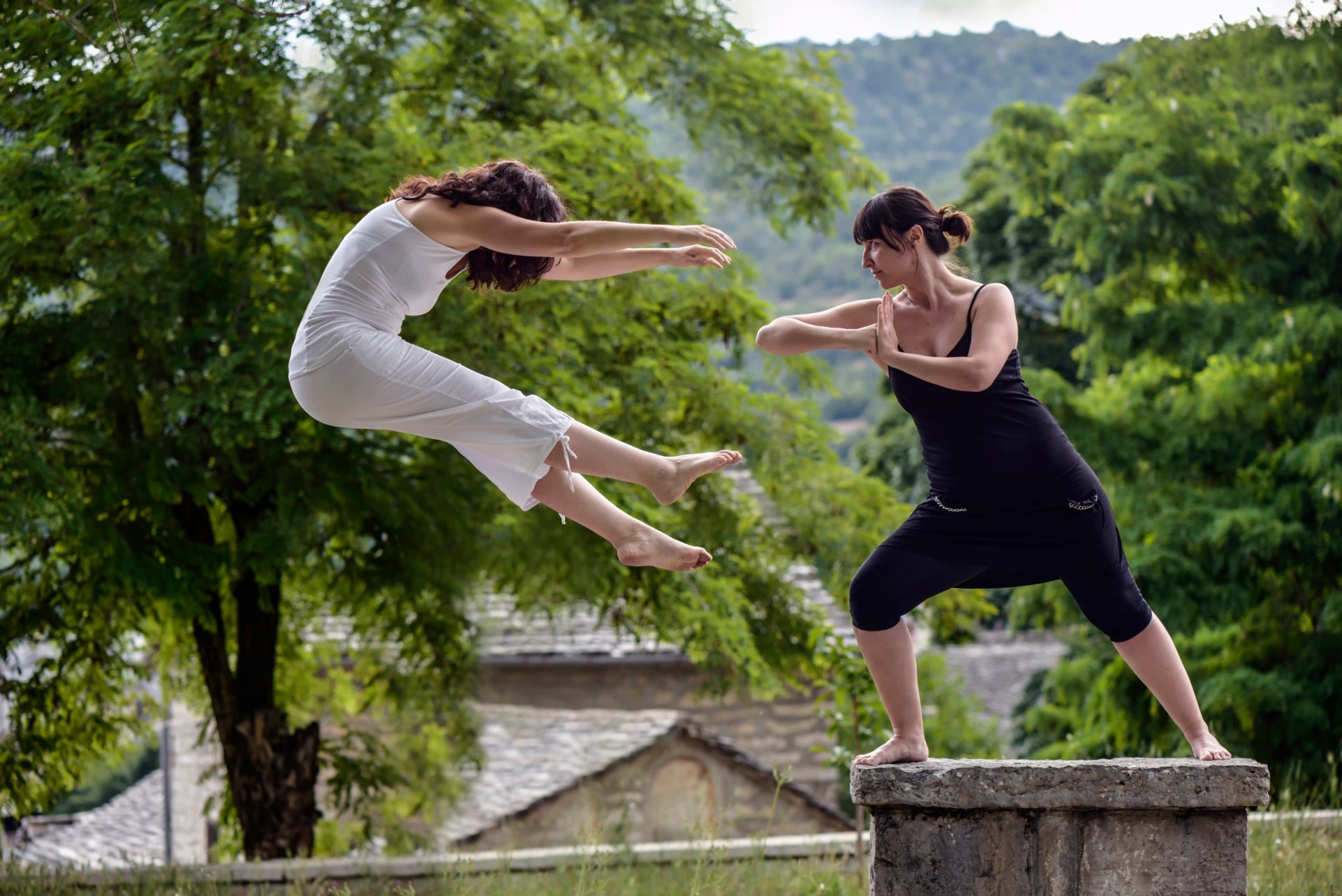 girls strike martial art