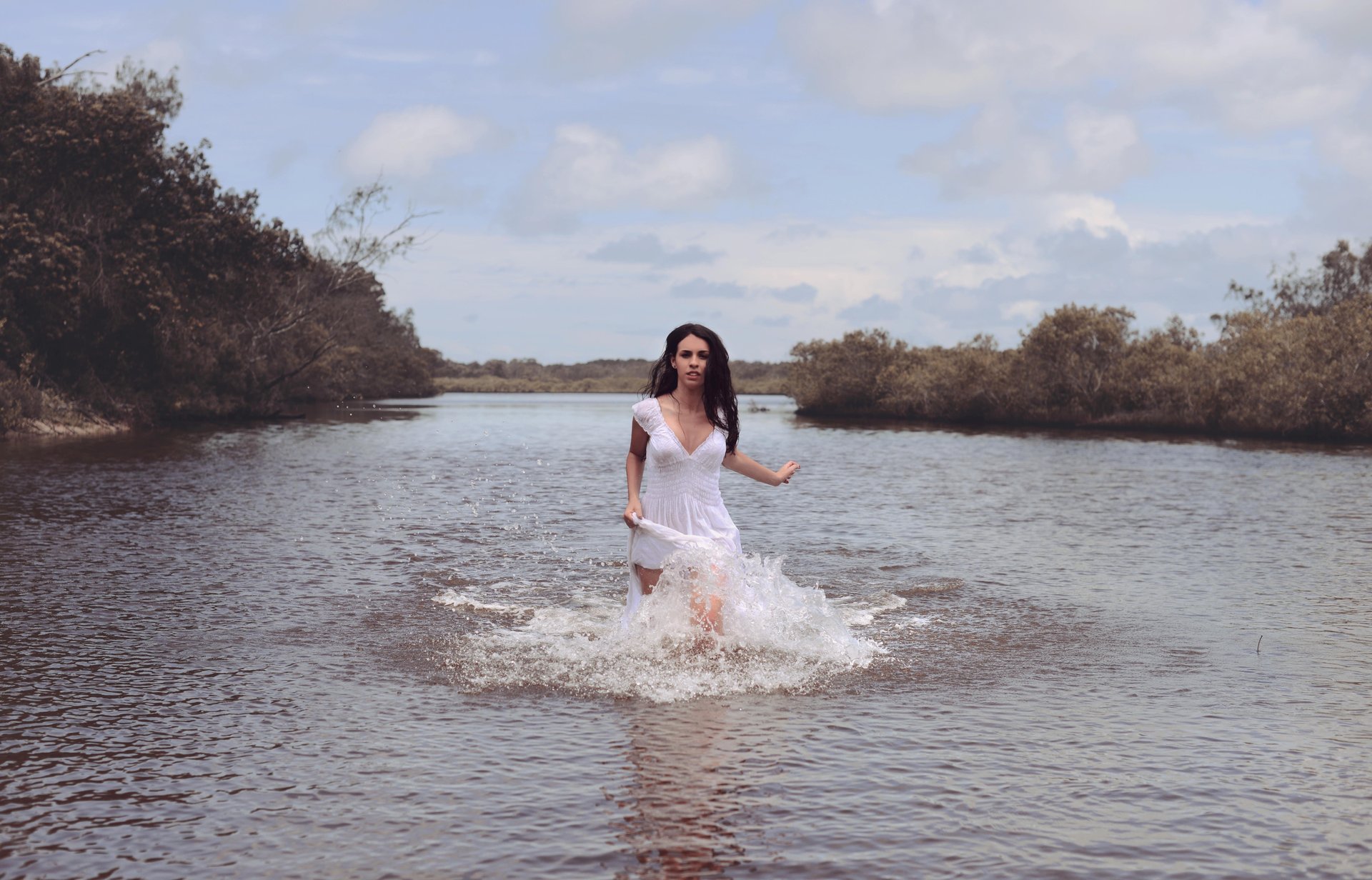 la jeune fille de l eau les éclaboussures