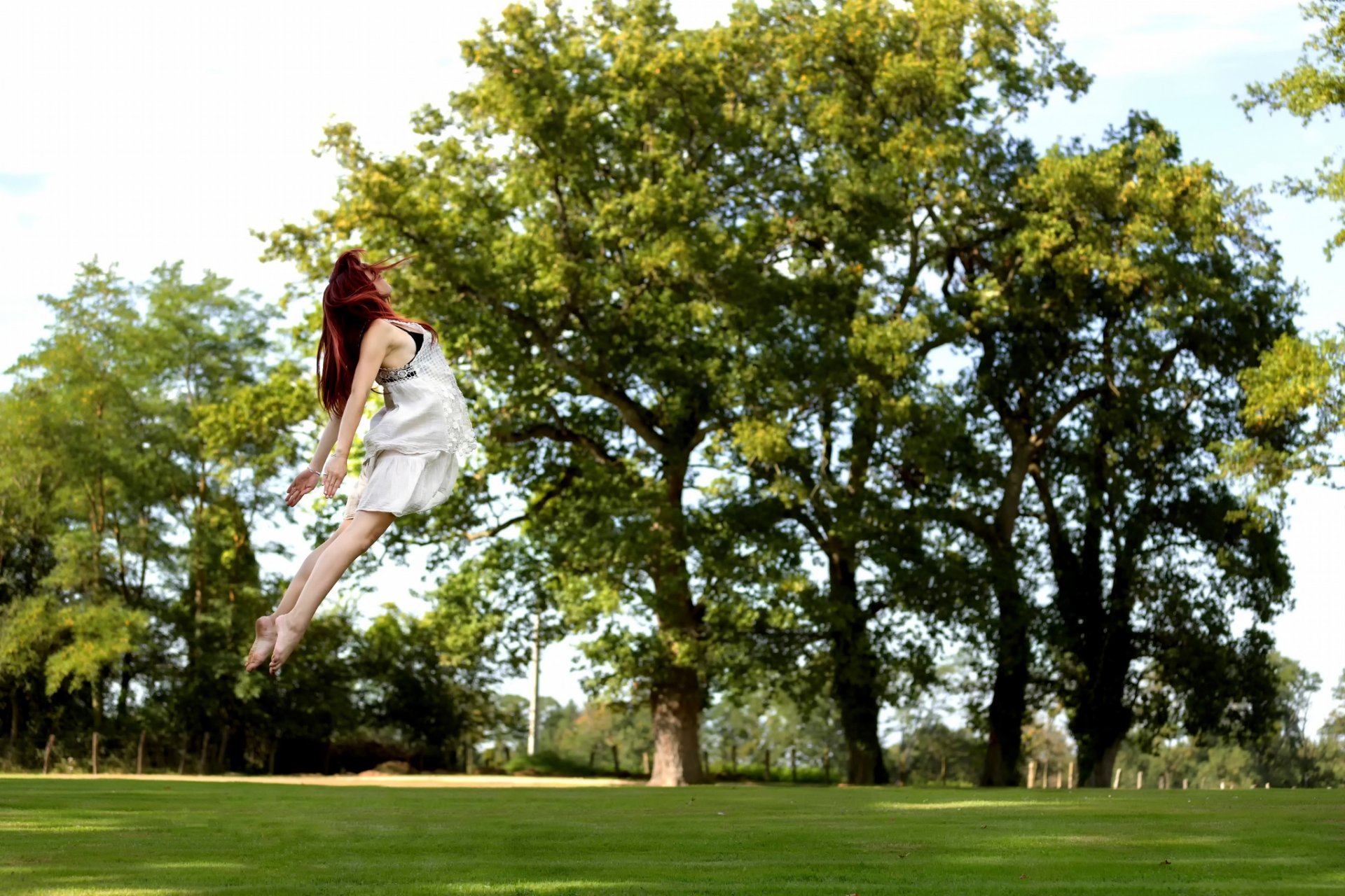 salto chica parque