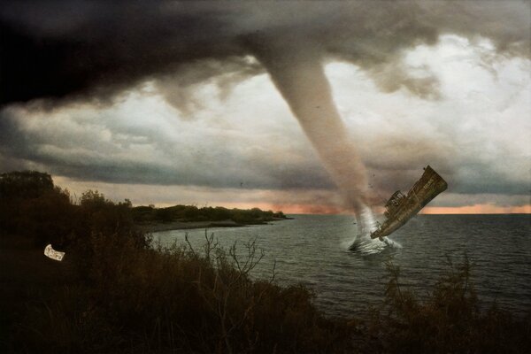 Forte de l ouragan tornade démolit le navire