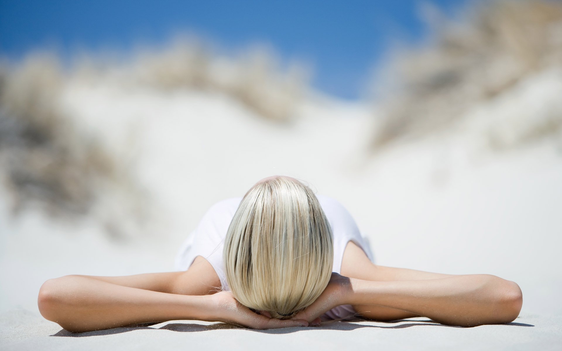 girl nature relax sun beach mood