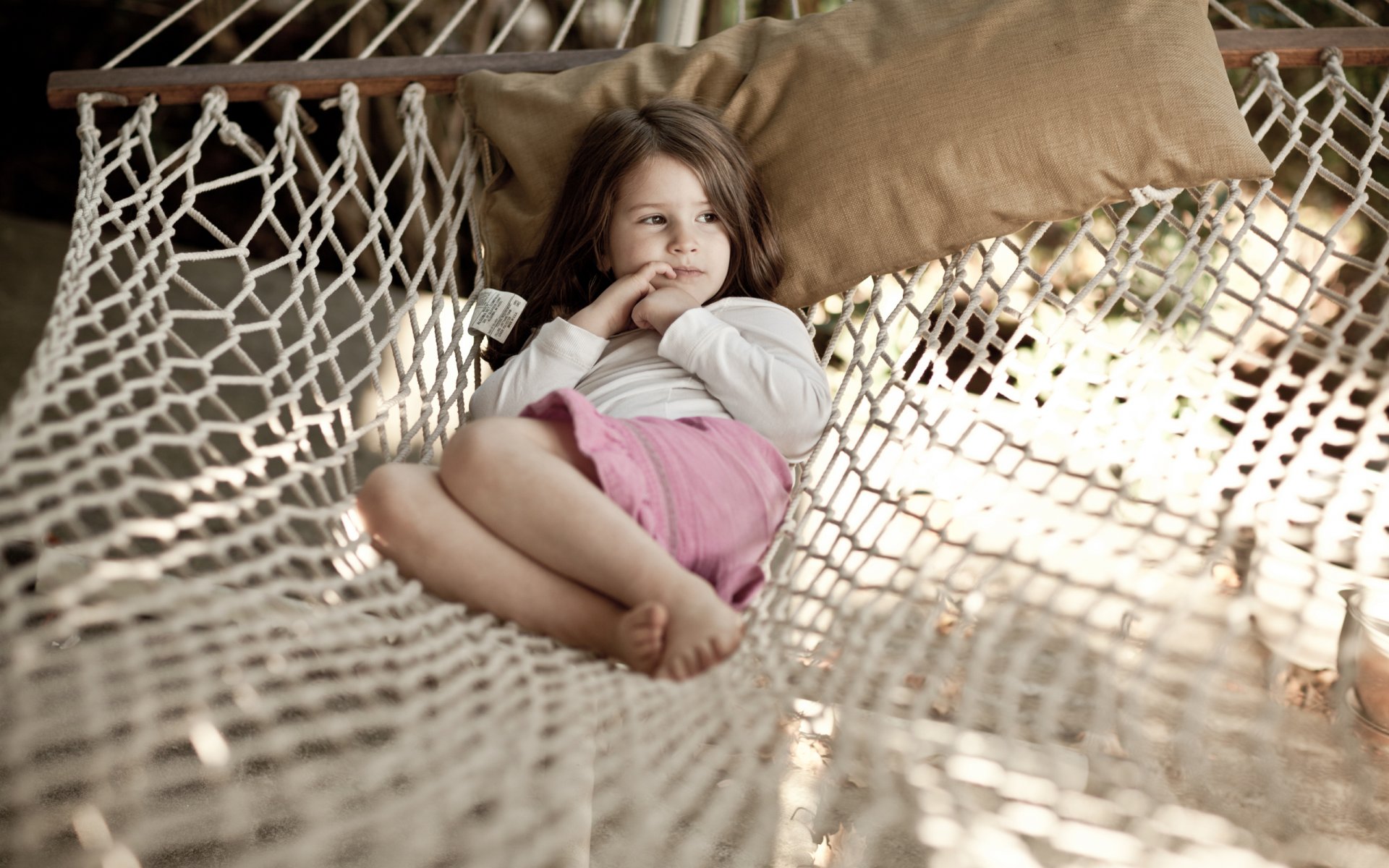 stimmung kinder stimmung kinder malisch babys kleinkind hängematte urlaub sommer strände entspannen mädchen kind mädchen mädchen zärtlichkeit sorglosigkeit