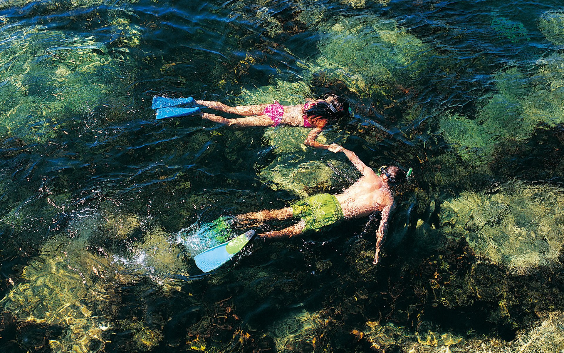 meer wellen freund mädchen flossen rohr maske erholung resort unterwasser welt