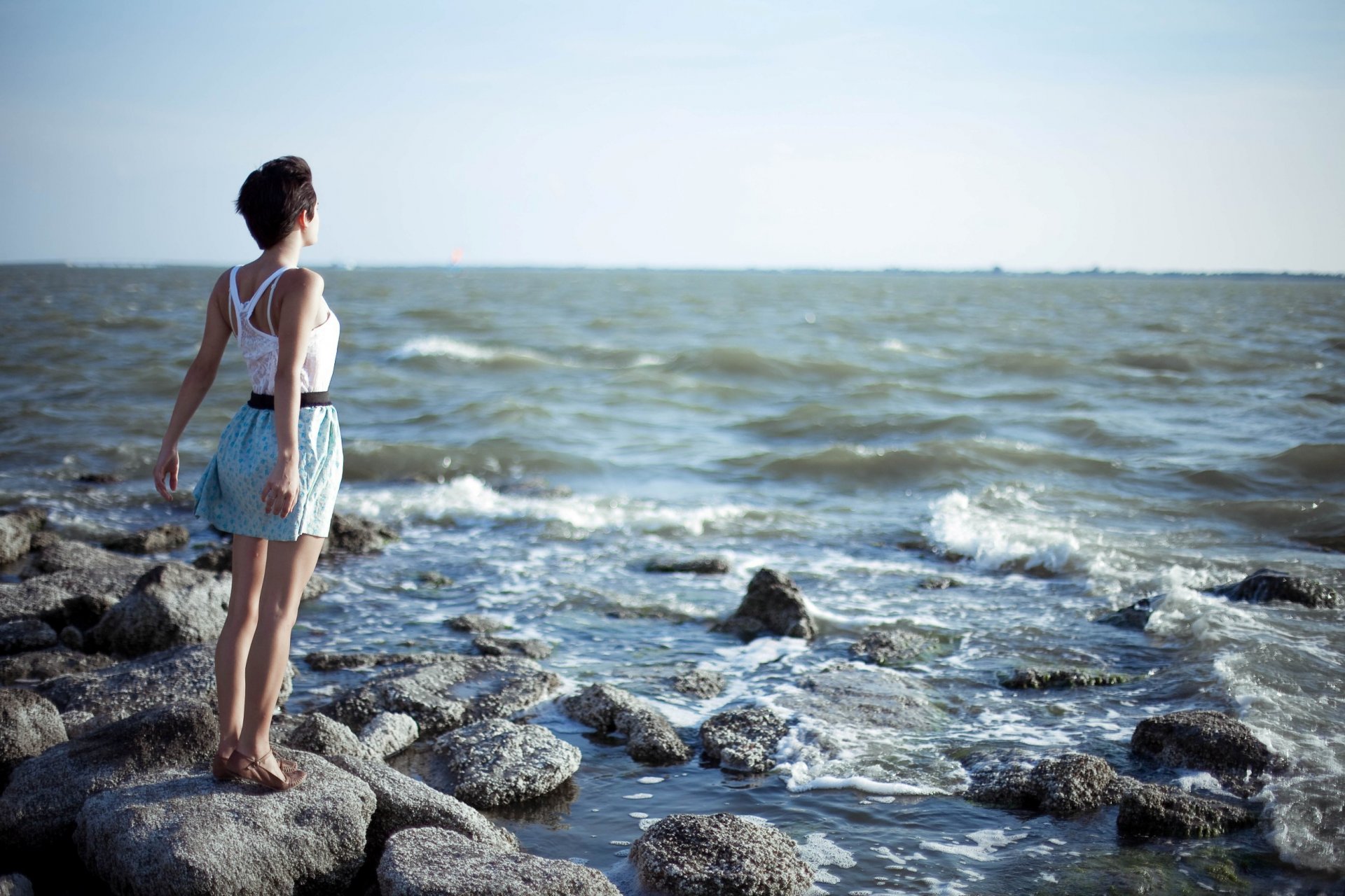 ummer sea waves horizon sky stones girl mood background wallpaper