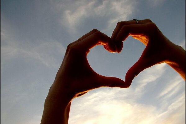 I ll fold a valentine in the sky with my hands, let the clouds feel love