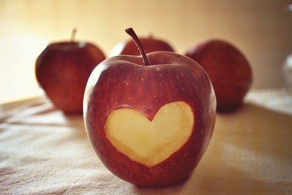 Fall in love and give an unusual apple