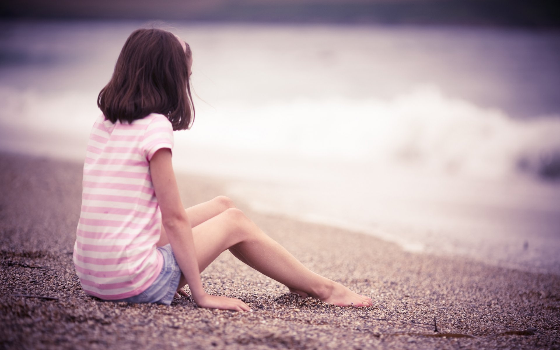 ragazza spiaggia sabbia riva umore