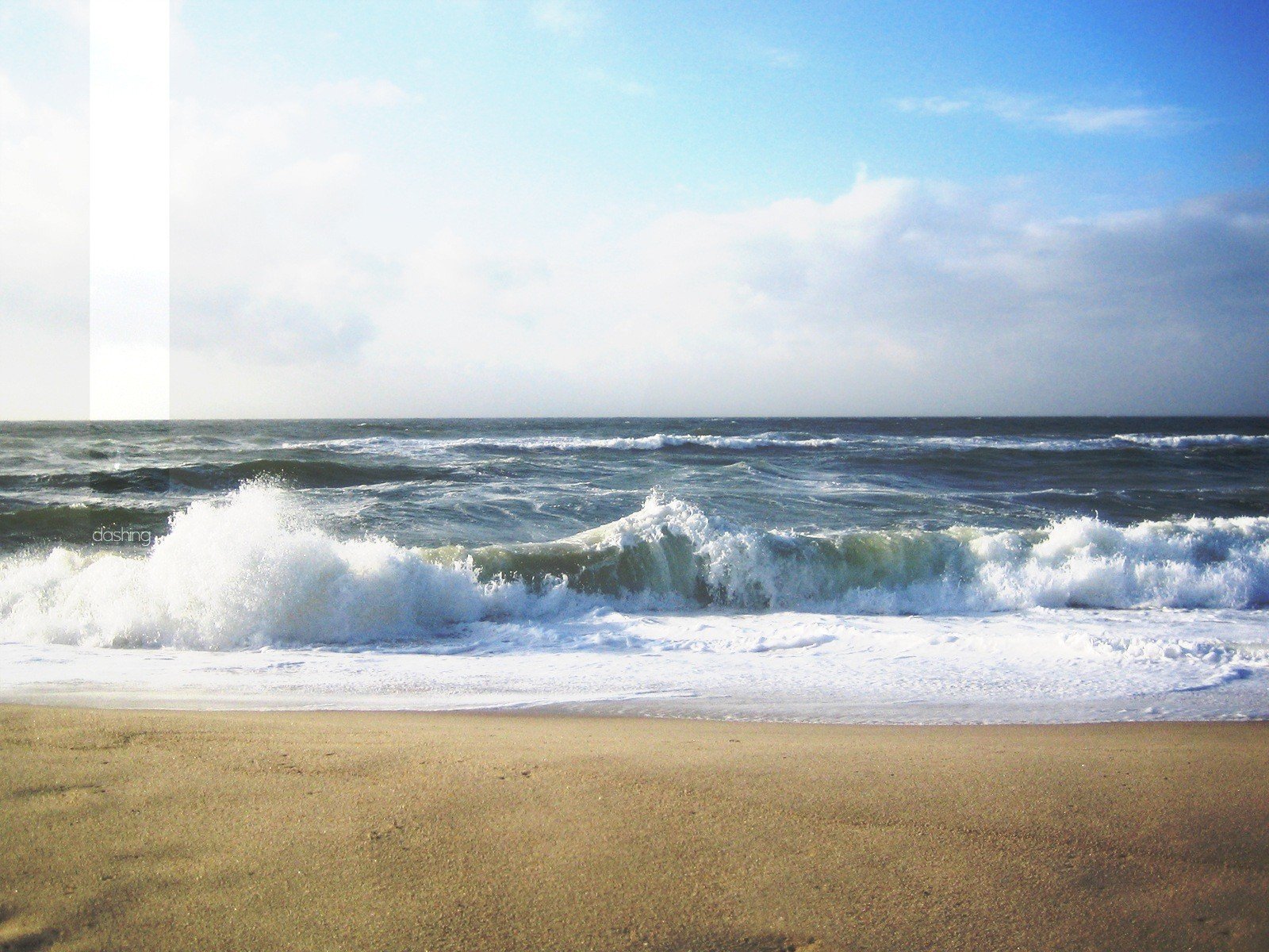 paysage mer vagues éclaboussures sable fringant bande mousse lettrage