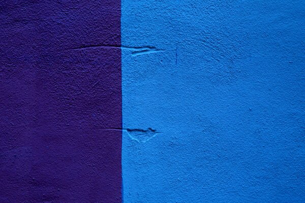 Mur texturé violet et bleu