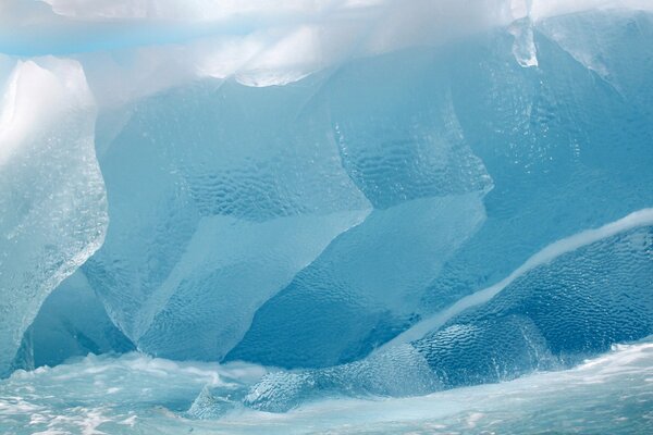 Hielo azul de invierno cerca