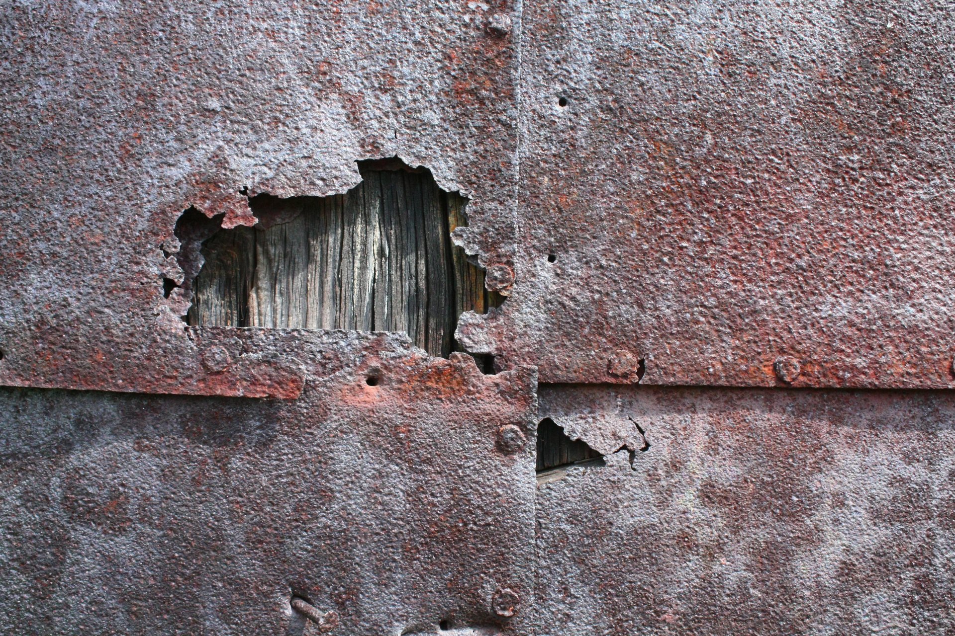 ; hierro óxido madera remachado