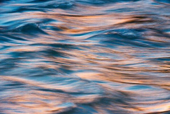 Iridescence on the Virgin River in the morning light