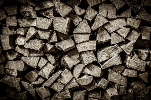 Photo noir et blanc du poêle à bois