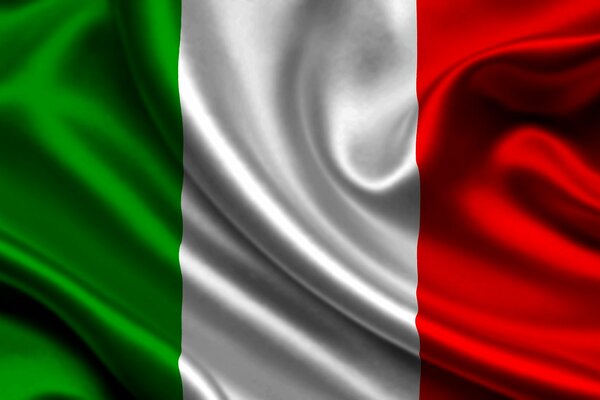 Red white green is the flag of Italy