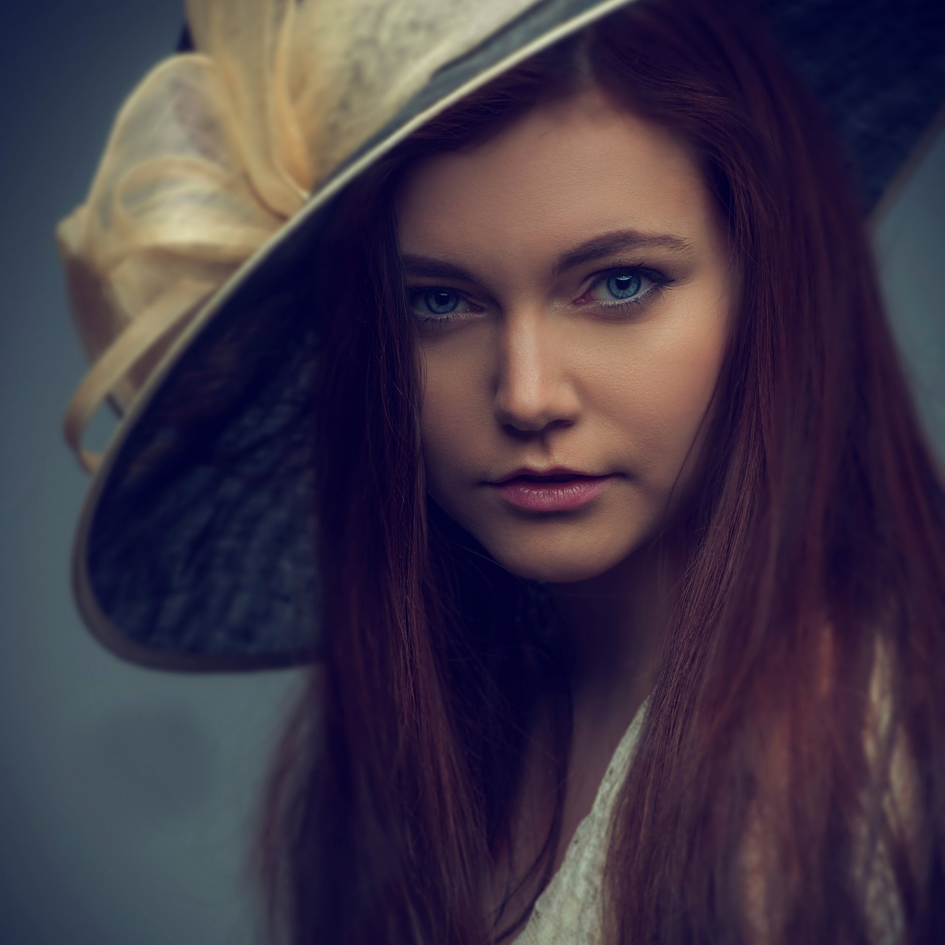 portrait photo girl hat retro