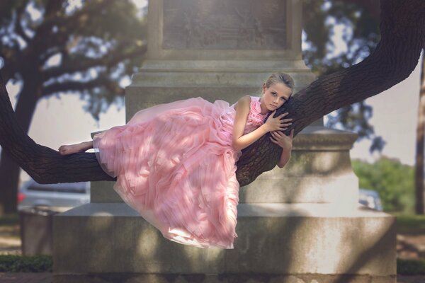 Girl on the rose tree