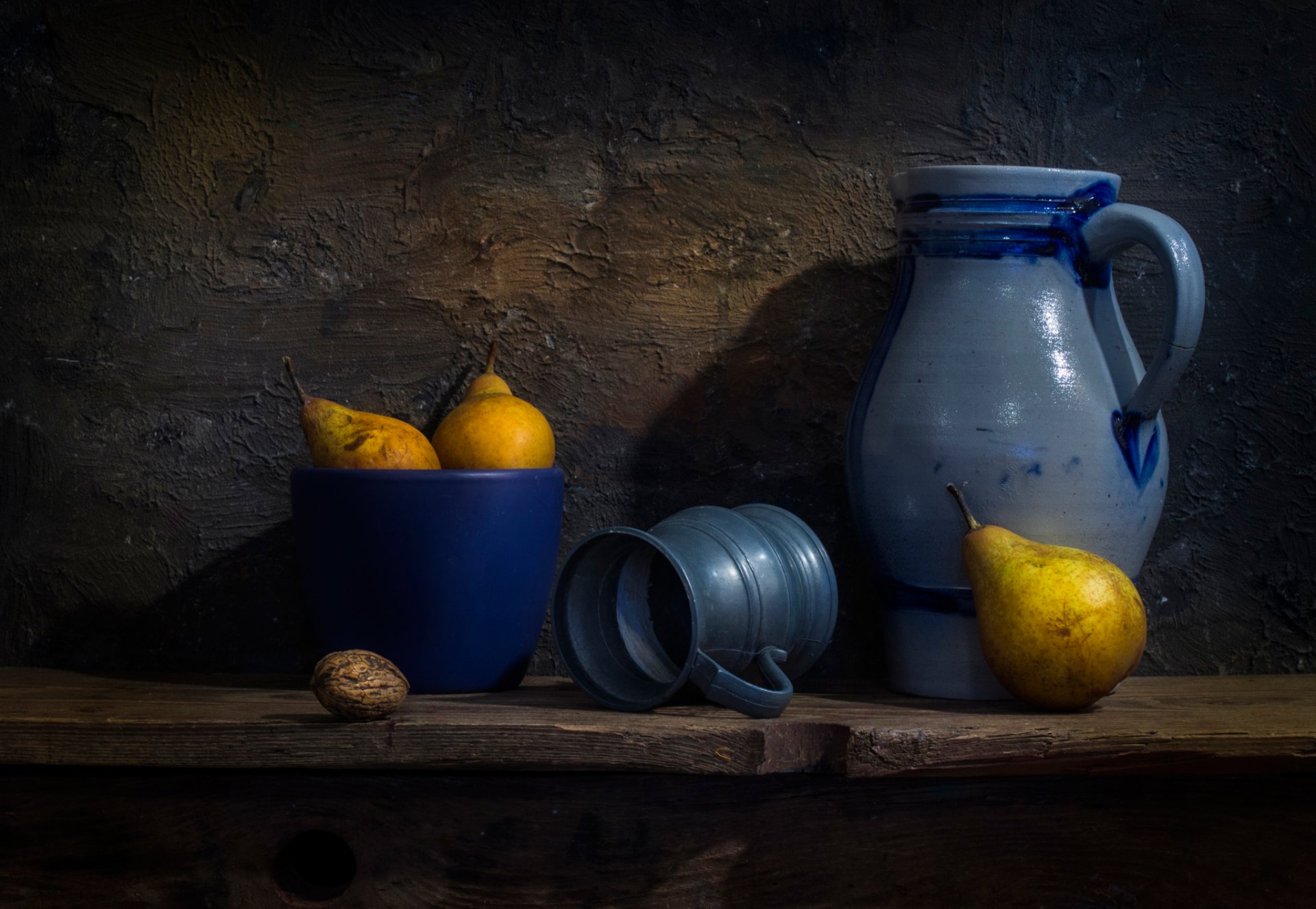 dutch style pitcher mug walnut pear