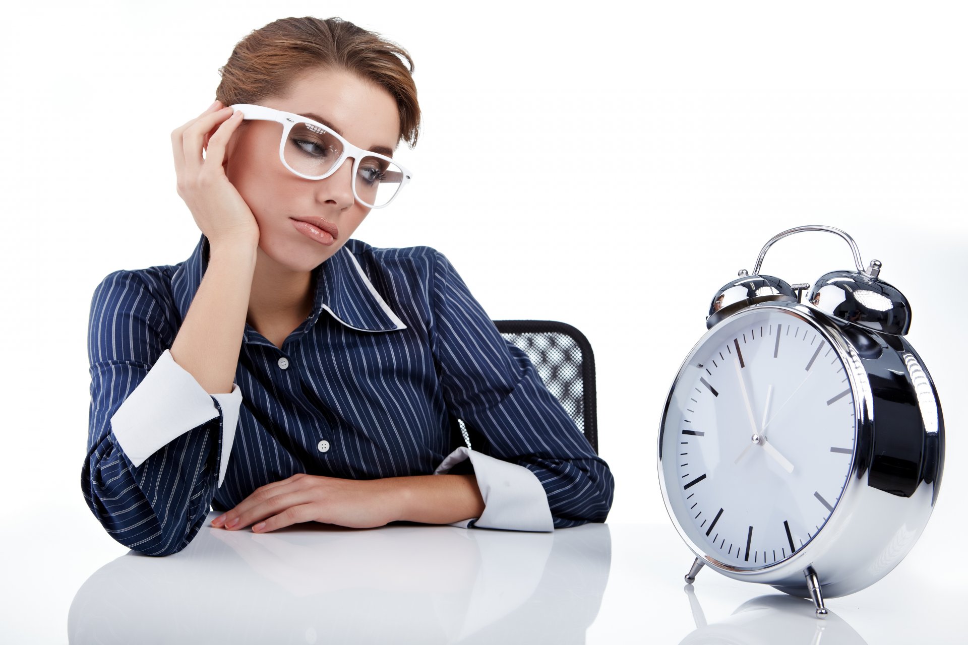 lunettes horloge modèle pour ordinateur de bureau blanc