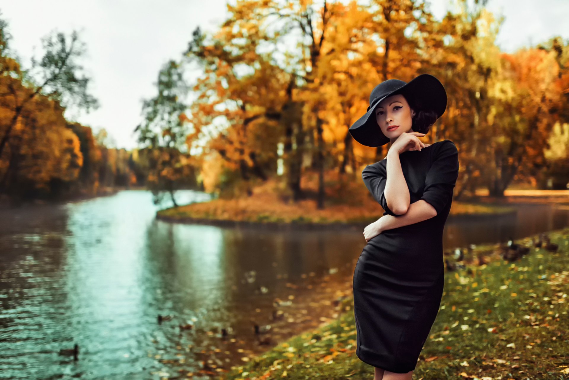 autumn colors girl autumn dress hat russia