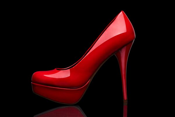 Red High-heeled shoes