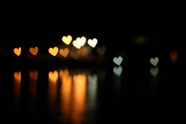 Bokeh effect hearts that are reflected