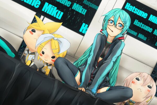 Vocaloid Miku Hatsune à lunettes