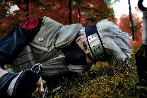 Cosplay naruto masked guy with gray hair