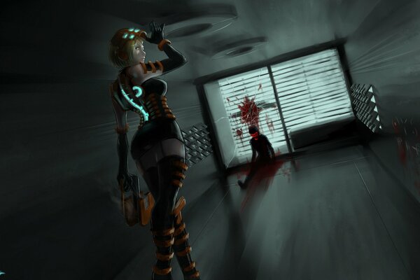 La ragazza cammina lungo il corridoio con un arma in mano e un cadavere giace davanti a lei