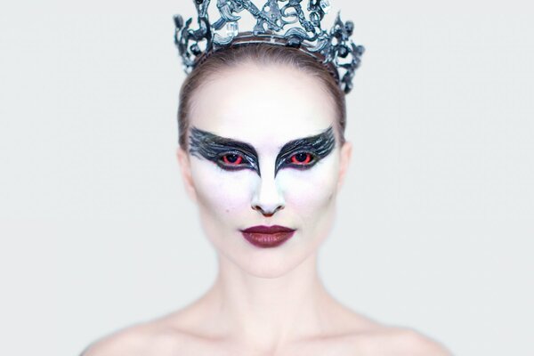 Natalie Portman in the image from the movie Black Swan .