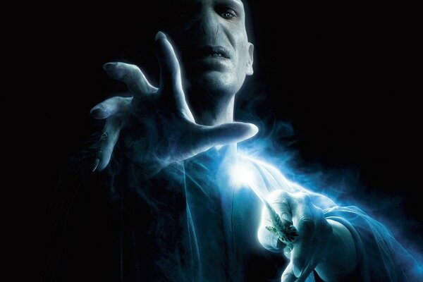 Voldemort from Harry Potter conjures the light
