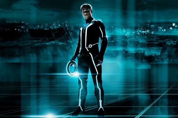 Hero Tron Legacy con disco luminoso in mano