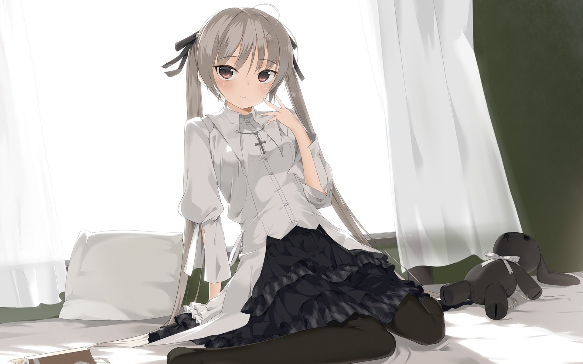 arte nauribon yosuga no sora kasugano sora niña sentado habitación cama juguete cortina ventana