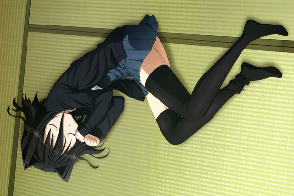 Anime fille avec des oreilles dort sur le sol