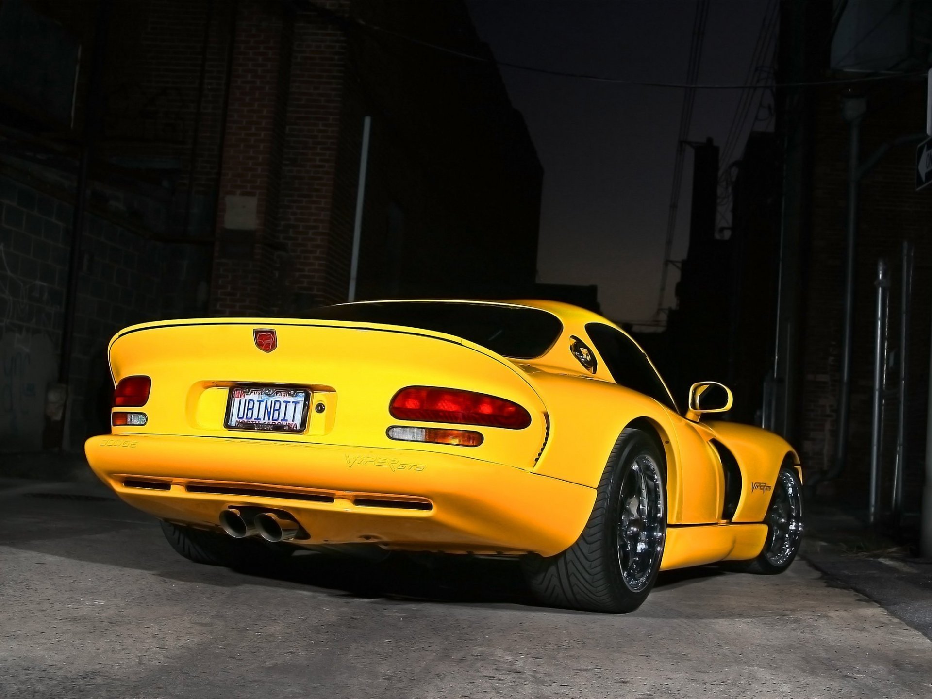 esquivar viper gts amarillo noche