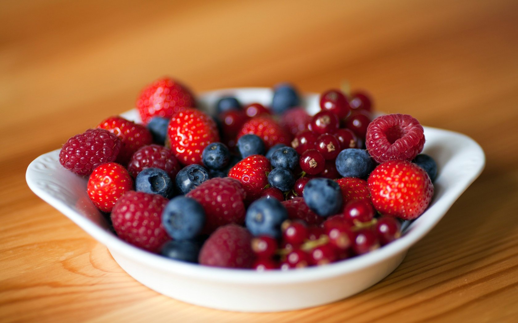 raspberry currants bowl strawberry