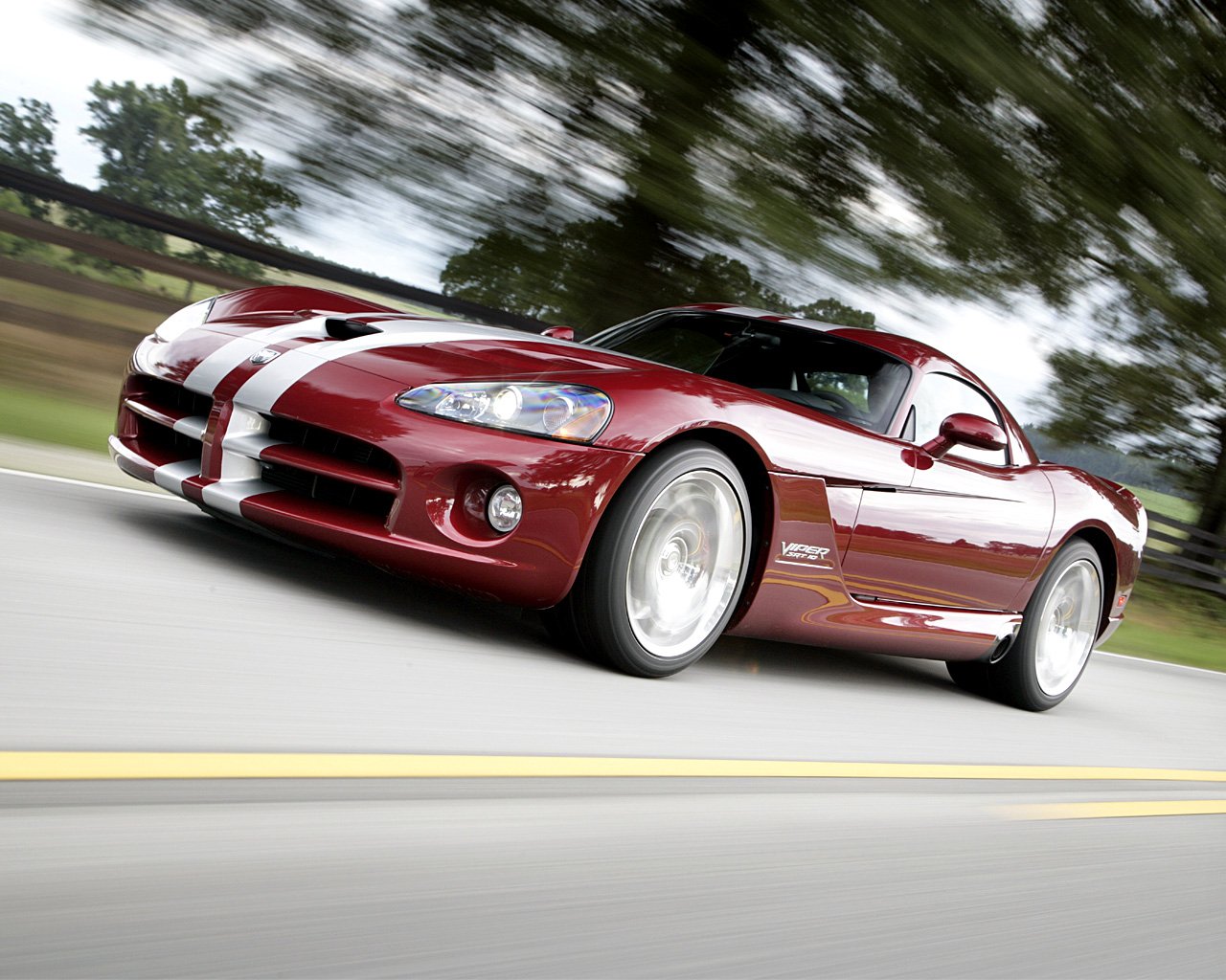 dodge viper strada velocità