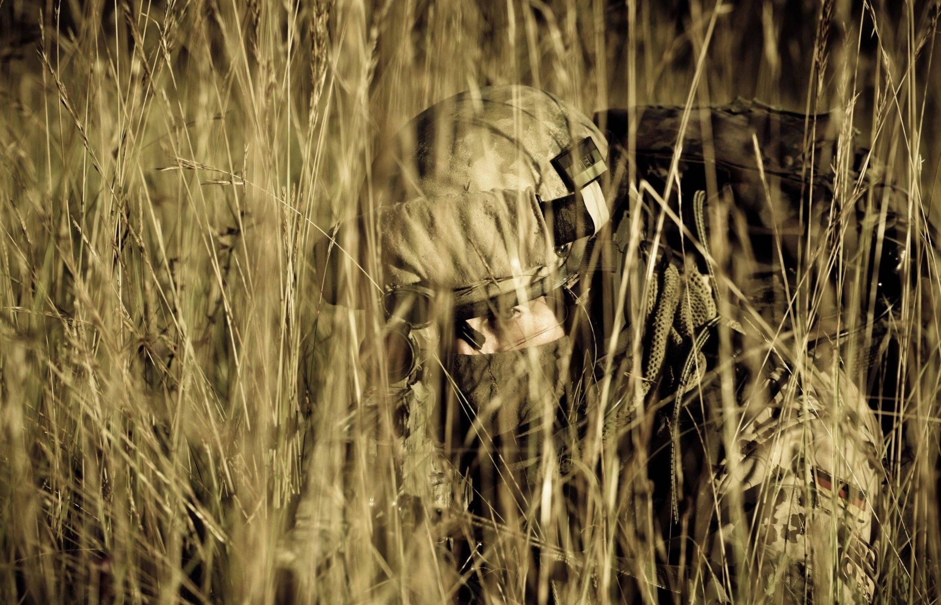 herbe soldats allemagne bundeswehr équipement embuscade mitrailleuse