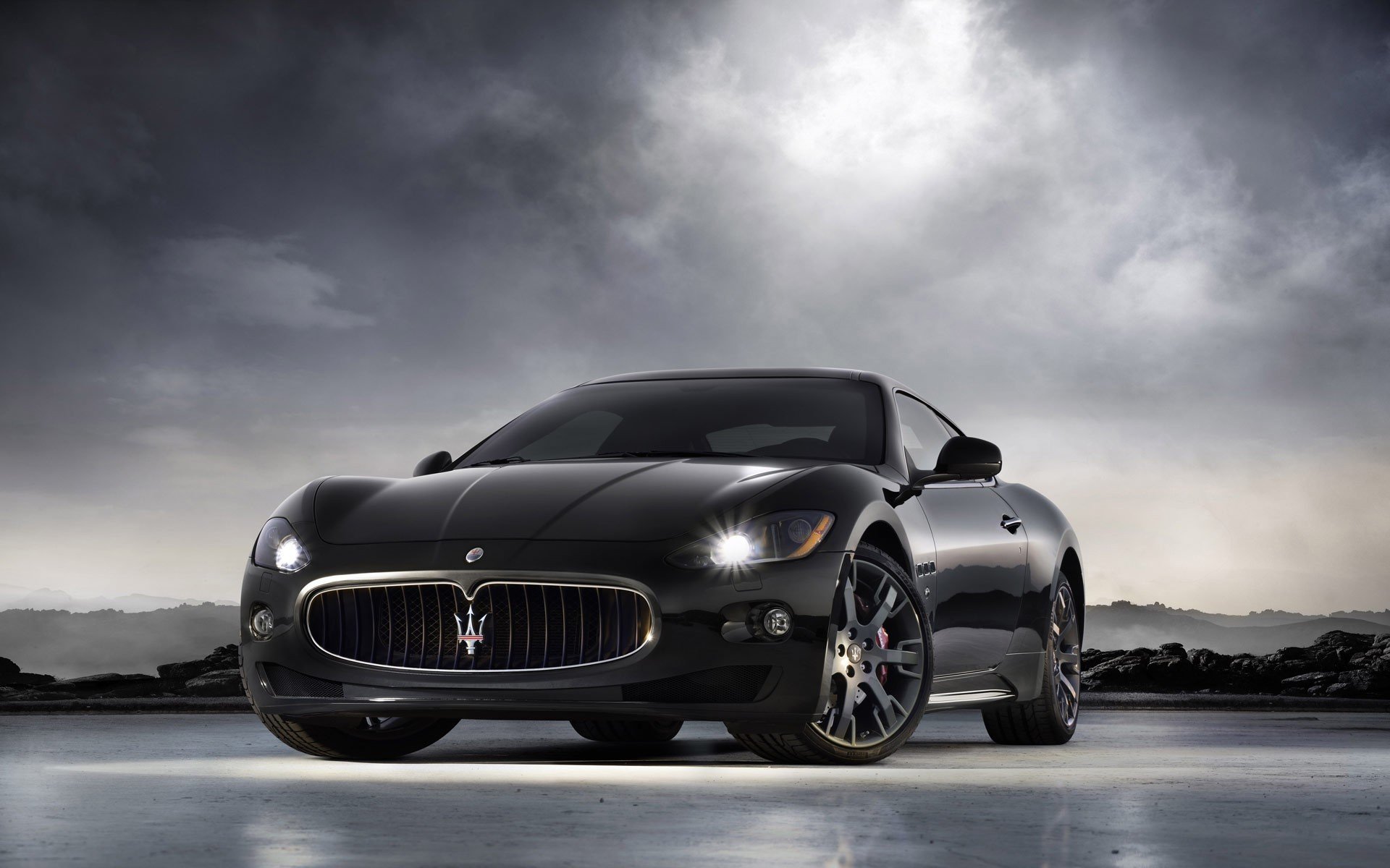 maserati granturismo di nero