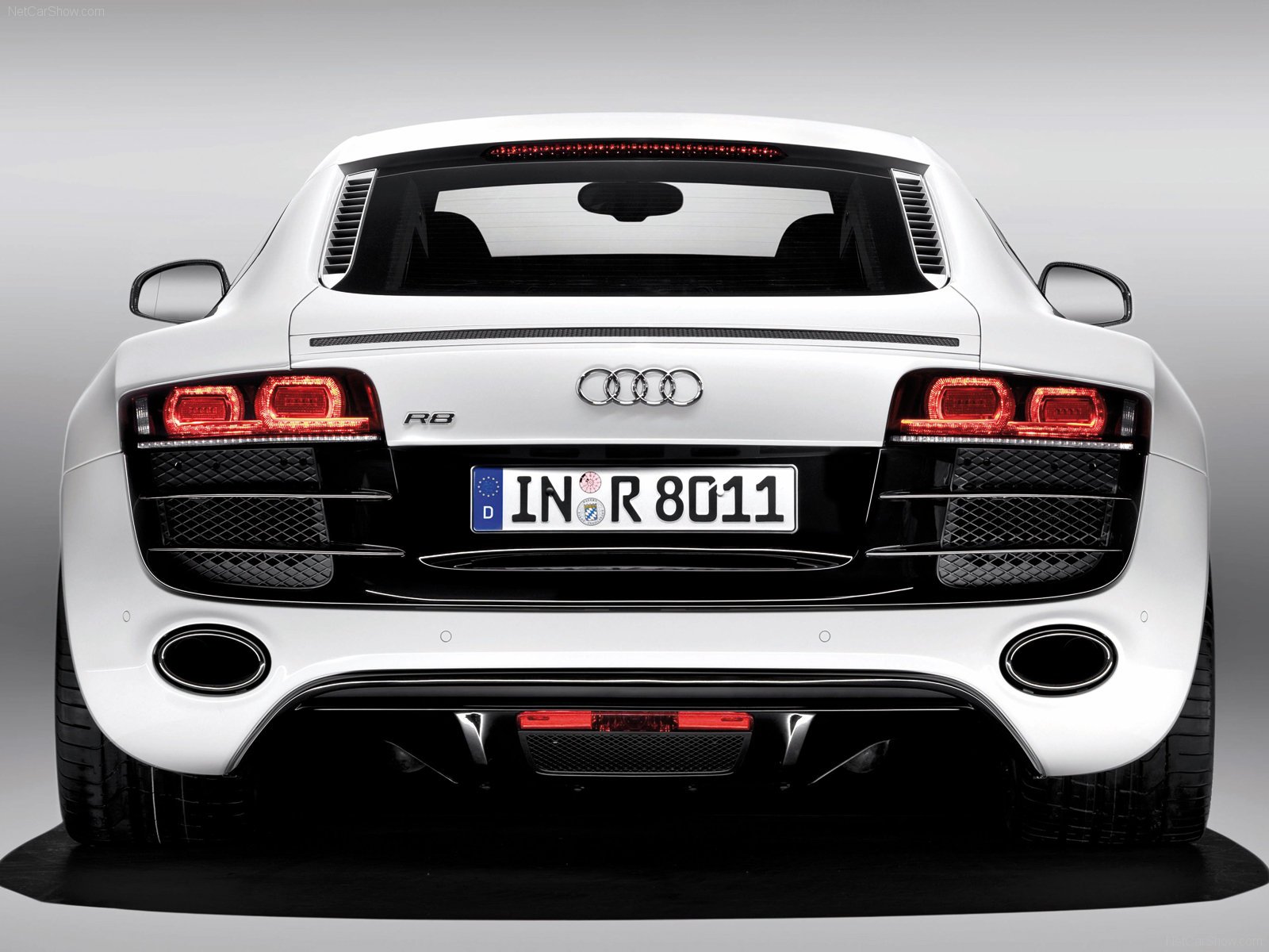 audi r8 blanc