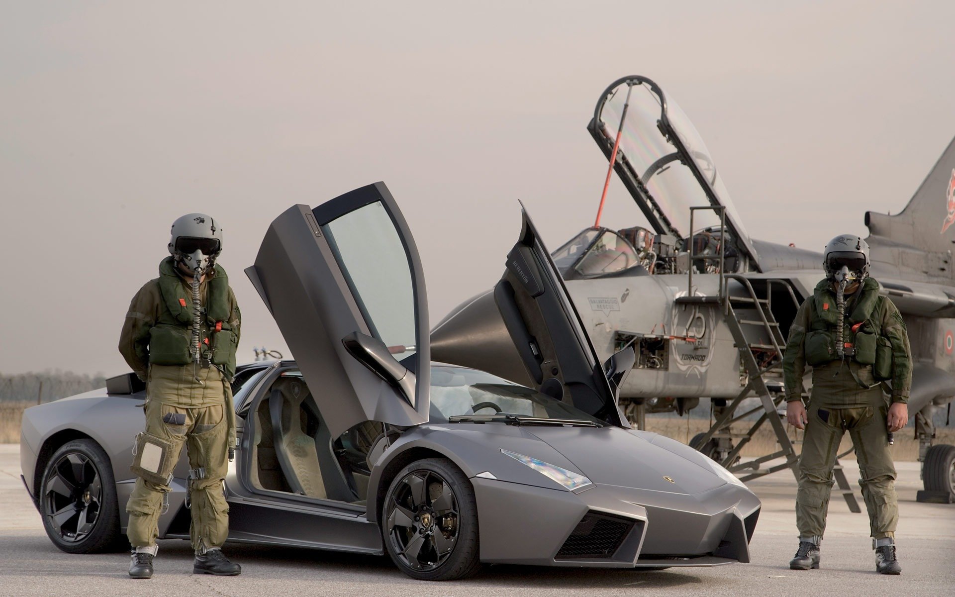 lamborghini avión pilotos