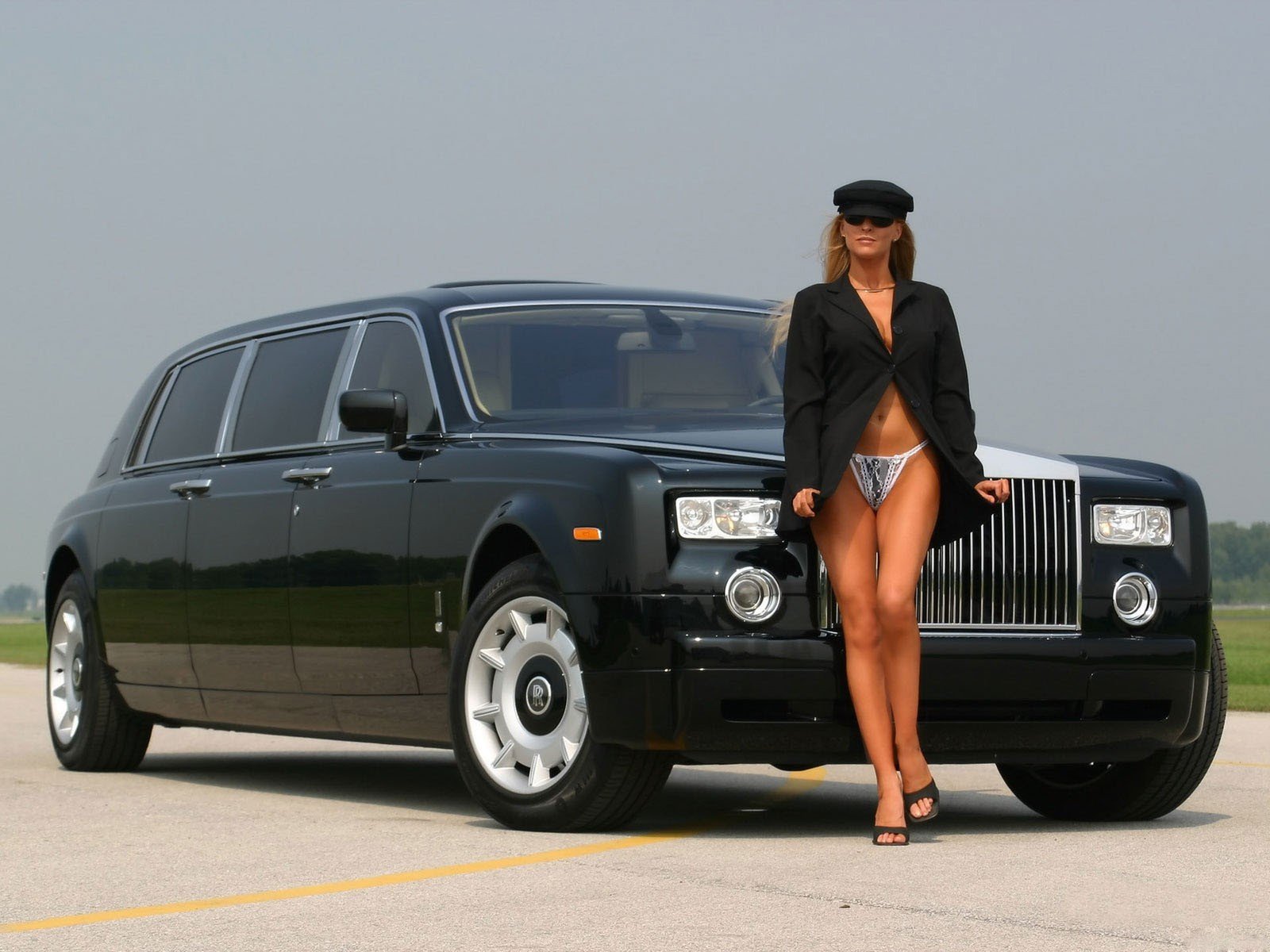 rolls royce phantom flughafen fahrer