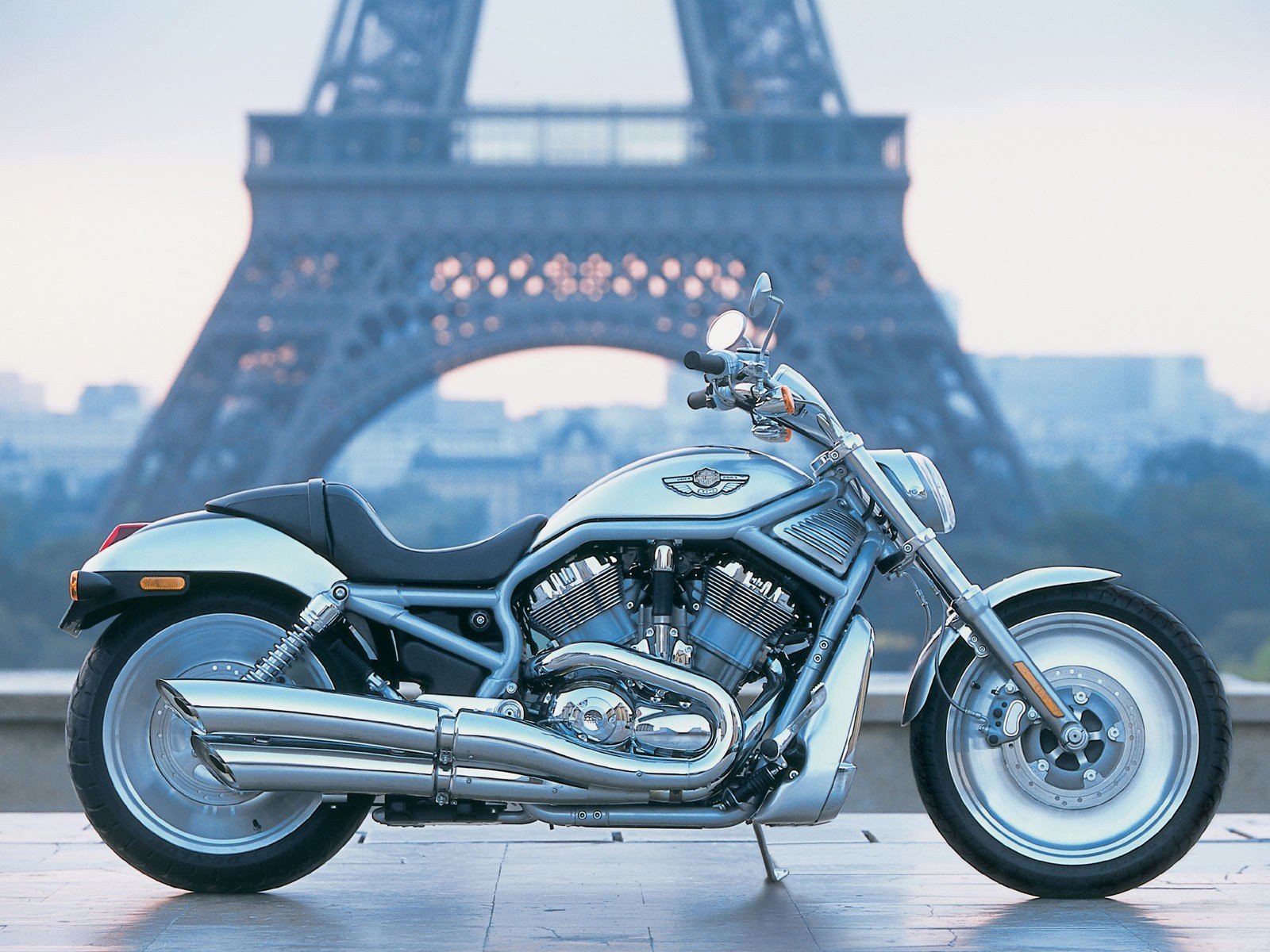 harley davidson paris landscape bike