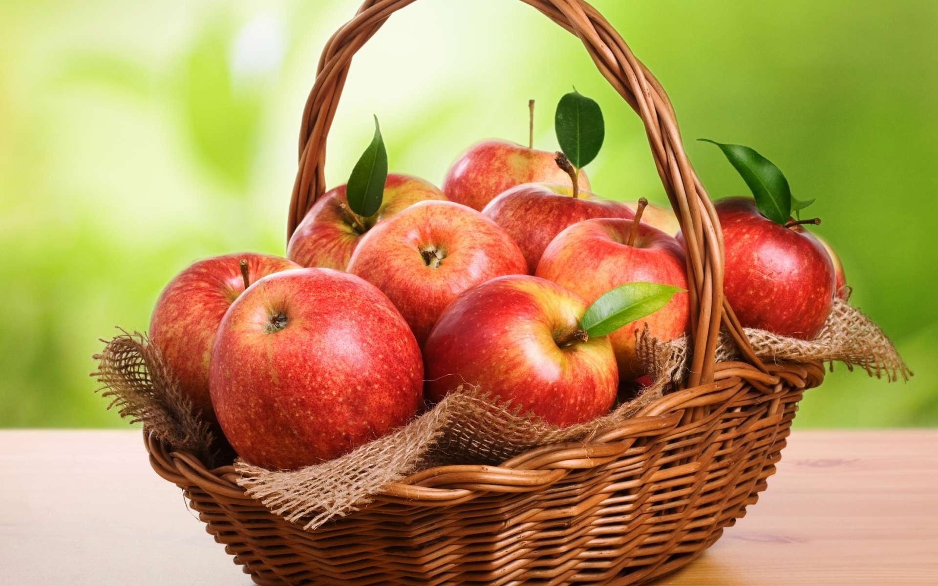 apples basket