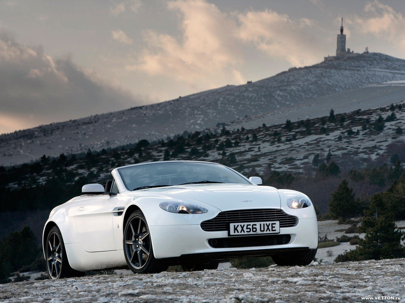 v8 vantage roadster car