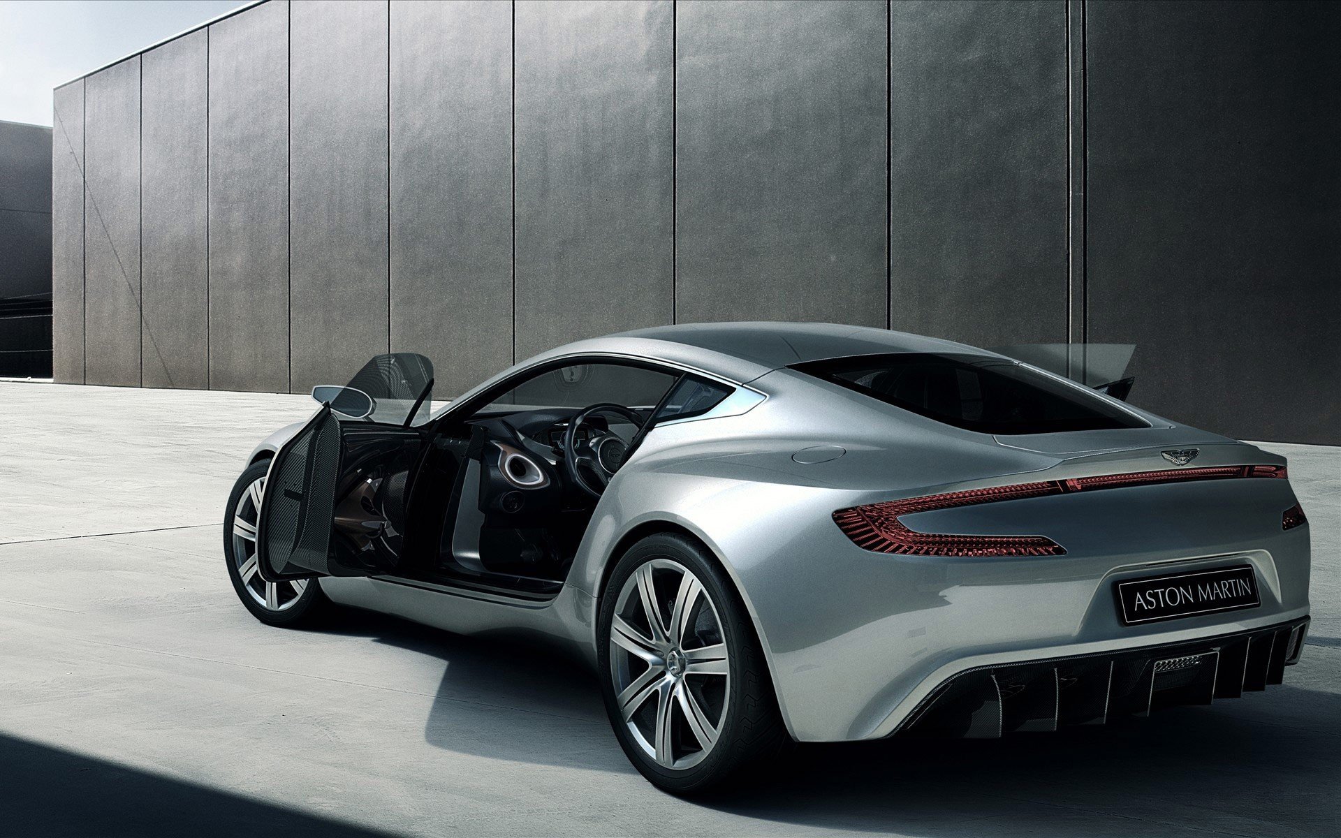 aston martin one77 silber