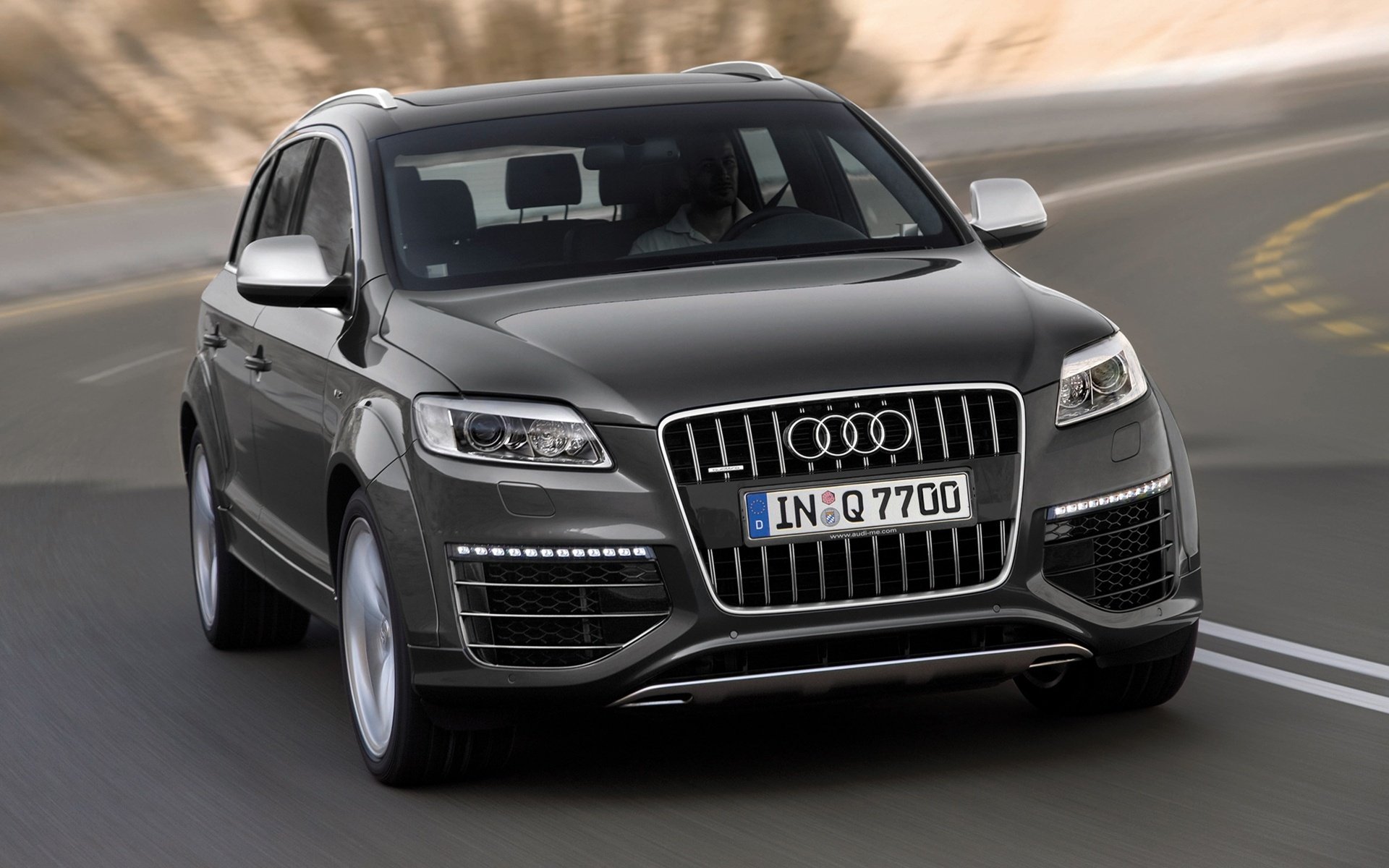 audi q7 v12 audi