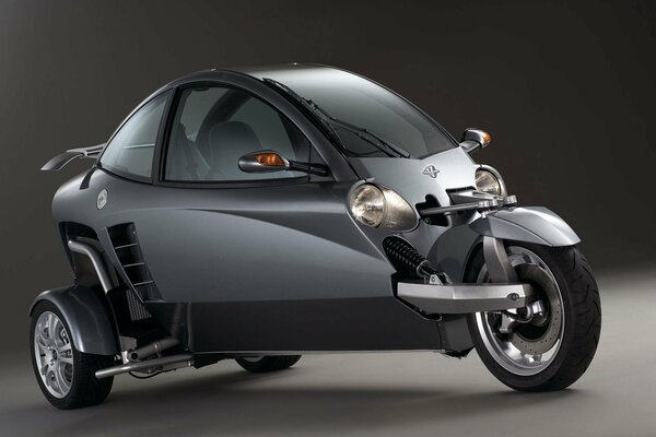 Car-motorcycle in one tricycle
